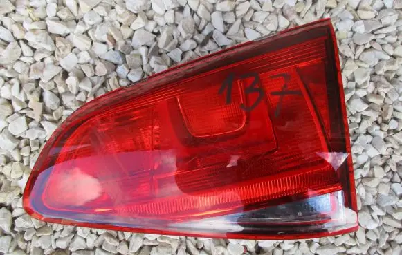 Volkswagen Golf VII Tailgate rear/tail lights