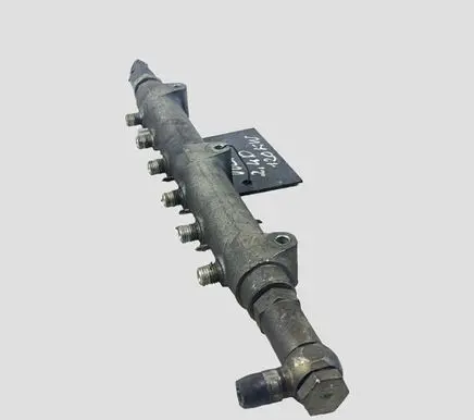 Volvo V70 Fuel main line pipe 8658252 0445215010