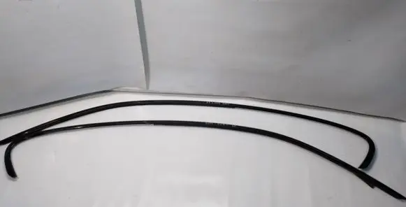 Roof trim bar molding cover