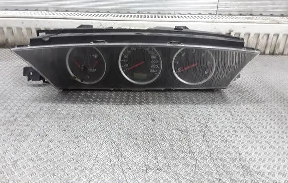 Nissan Primera Speedometer (instrument cluster) AV619