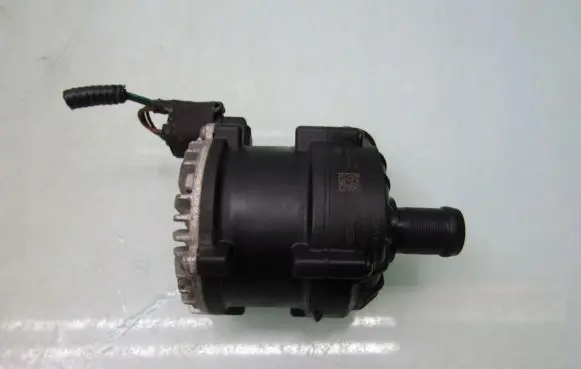 Nissan X-Trail T33 Electric auxiliary coolant/water pump 215806RU5A 0392024516