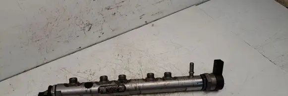 BMW 3 E90 E91 Fuel injector supply line/pipe 