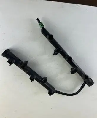Dodge RAM 1500 DS Fuel main line pipe 04593923AA 9801140952