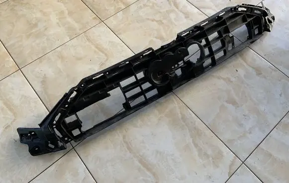 Front bumper upper radiator grill