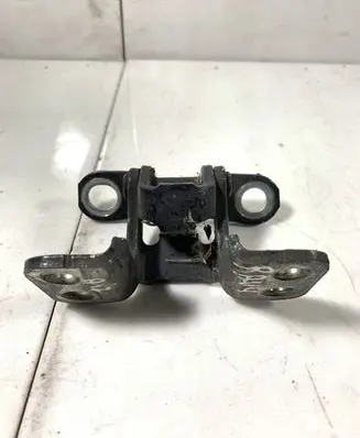 Toyota RAV 4 (XA30) Rear door upper hinge