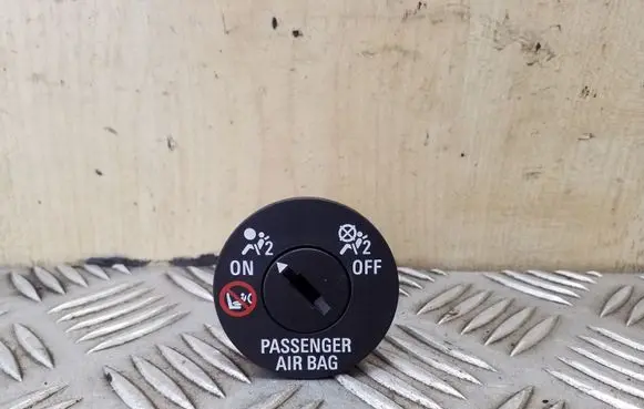 Opel Astra J Passenger airbag on/off switch 13577258