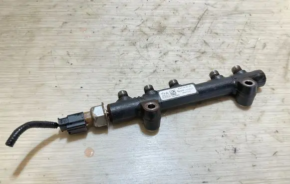 Fuel pressure sensor