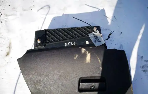BMW 5 E39 Glove box