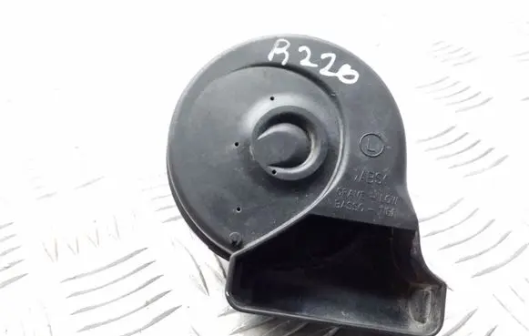 Volvo XC70 Horn signal E30055307