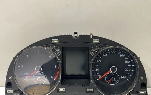 Volkswagen PASSAT B7 Speedometer (instrument cluster) 3AA920870J 087088