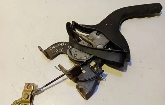 Hyundai Santa Fe Handbrake/parking brake lever assembly 93830 26000
