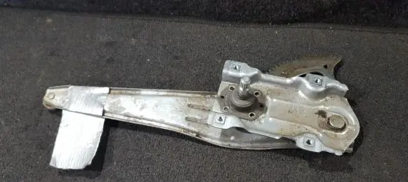 Toyota Yaris Sliding door window regulator with motor