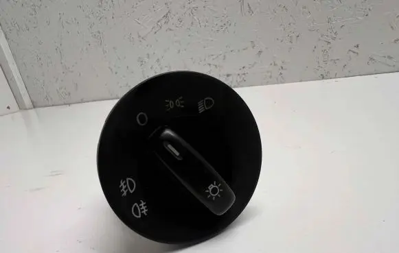 Skoda Octavia Mk2 (1Z) Light switch 1Z0941431C 3256 748500470000