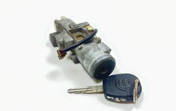 Nissan X-Trail T30 Ignition lock