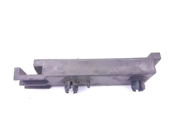 Front bumper mounting bracket