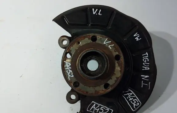 Volkswagen Tiguan Front wheel hub spindle knuckle 1K0407255AA