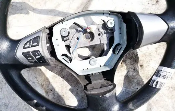 Steering wheel buttons/switches