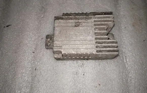 Mercedes-Benz A W168 Coolant fan relay A0275458032