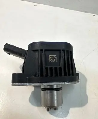 Volkswagen Tiguan Camshaft vanos timing valve 04E906048A 10409903 0303170151012