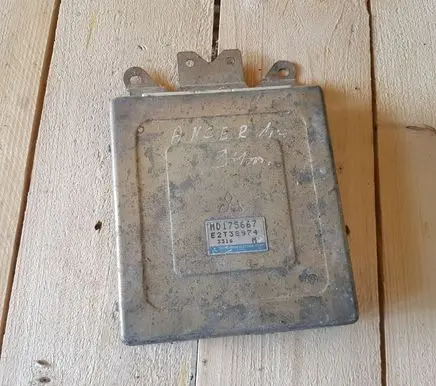 Mitsubishi Lancer Engine control unit/module MD175667