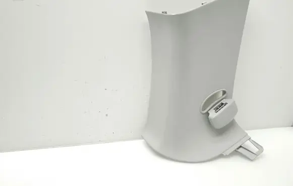 (D)pillar trim (top)
