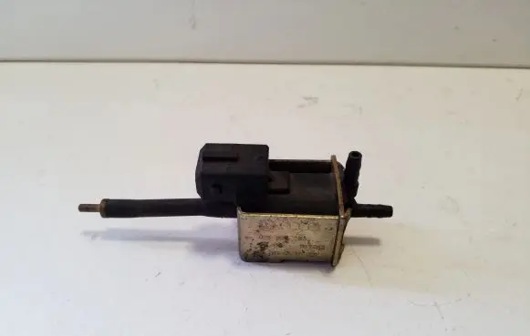Volkswagen Transporter - Caravelle T4 Vacuum valve 028906283