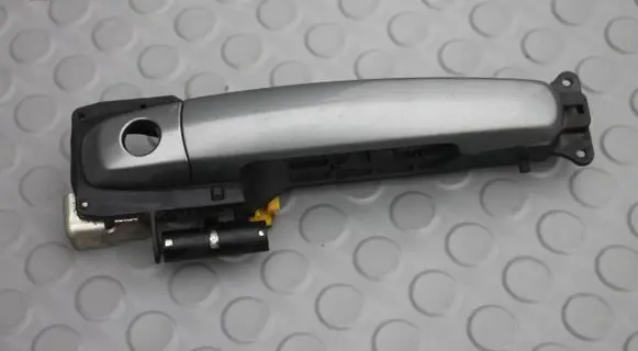 Suzuki Grand Vitara II Front door exterior handle