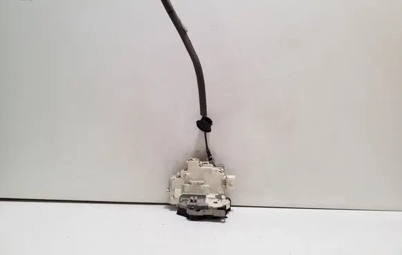 Audi Q3 8U Rear door lock 4G0839016