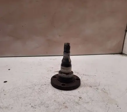 Volkswagen Golf III Stub axle 