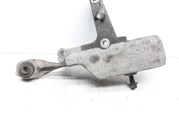Volvo XC90 Engine mount bracket 30680708