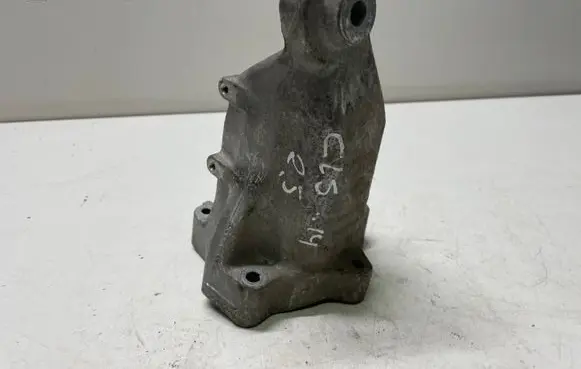 Mercedes-Benz CLS C218 X218 Engine mounting bracket A6512233504