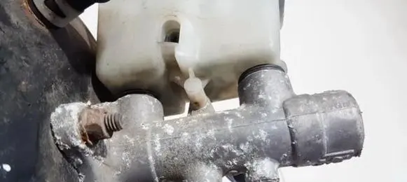 Mazda MX-6 Master brake cylinder
