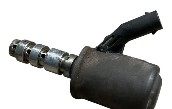 Skoda Octavia Mk3 (5E) Oil pressure sensor 04L906455A
