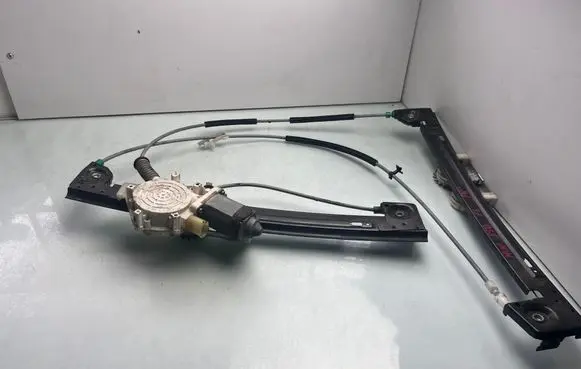 Mini One - Cooper R50 - 53 Front door window regulator with motor 4361806 110614