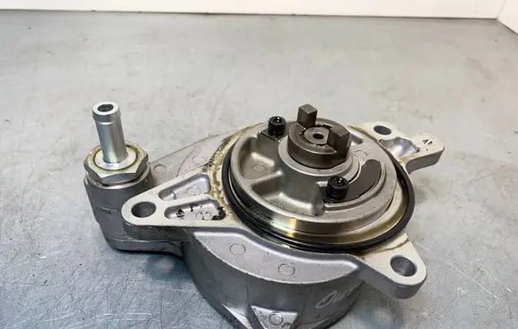 Subaru Outback (BS) Vacuum pump AA010