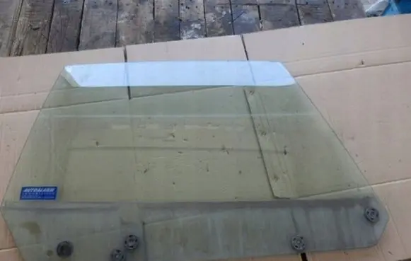 Suzuki SX4 Sliding door window/glass 