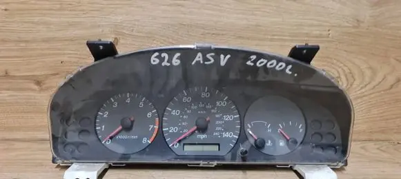 Mazda 626 Speedometer (instrument cluster) 769218200A