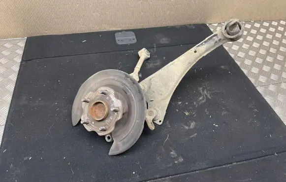 Toyota Auris E180 Rear wheel hub