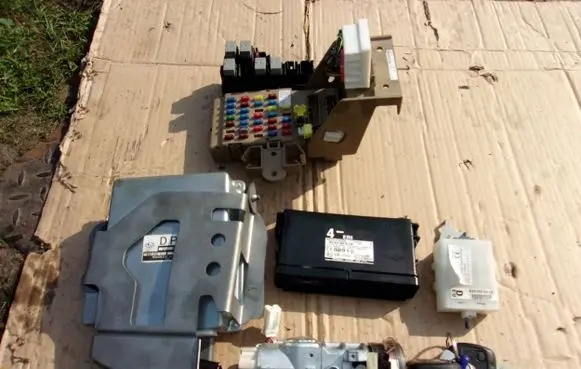 Subaru Impreza II Engine ECU kit and lock set 22611AM750