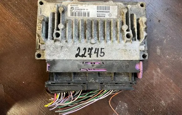Renault Clio III Gearbox control unit/module 8200950229 s126028120a