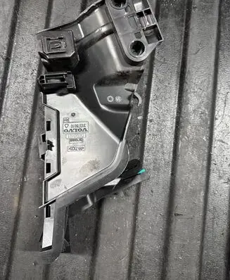 Volvo S90, V90 Front door lock 31378610 C67040101