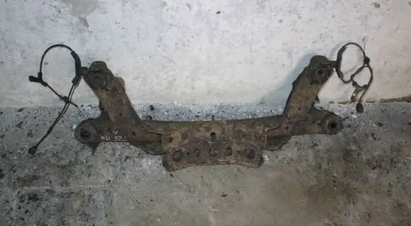 Toyota Avensis T250 Rear subframe 