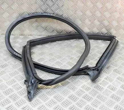 Rubber seal rear door