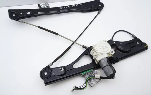 Mercedes-Benz E W211 Front door window regulator with motor A2118203042 A2117200246