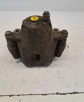 Toyota Prius (NHW20) Front brake caliper