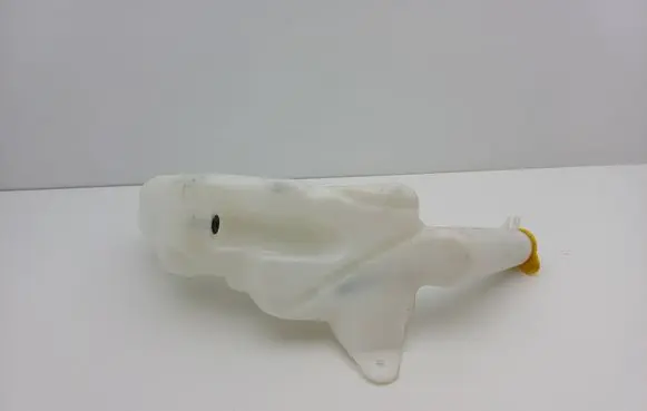 Opel Astra G Windshield washer fluid reservoir/tank 