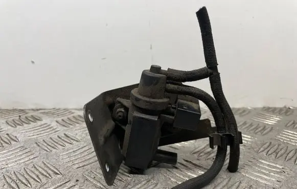 BMW 5 E60 E61 Turbo solenoid valve 7805391