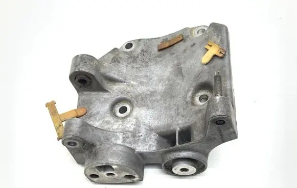 Jaguar XK8 - XKR Generator/alternator bracket 2W9310039AA