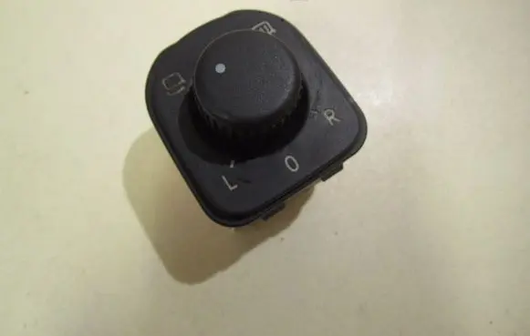 Volkswagen PASSAT B6 Wing mirror switch 1K0959565G