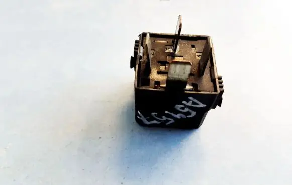Mercedes-Benz C W203 Other relay A0025421319 4RA00779100